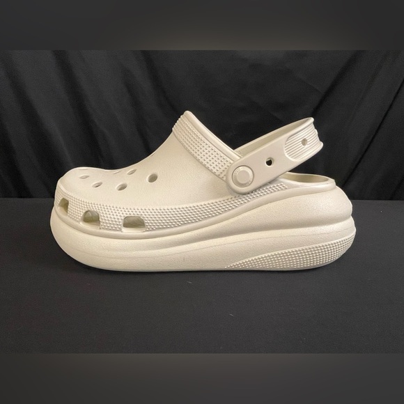 Crocs Classic Crush Slip-on Platform Clog - Bone Beige - Women’s 8 - Picture 8 of 9